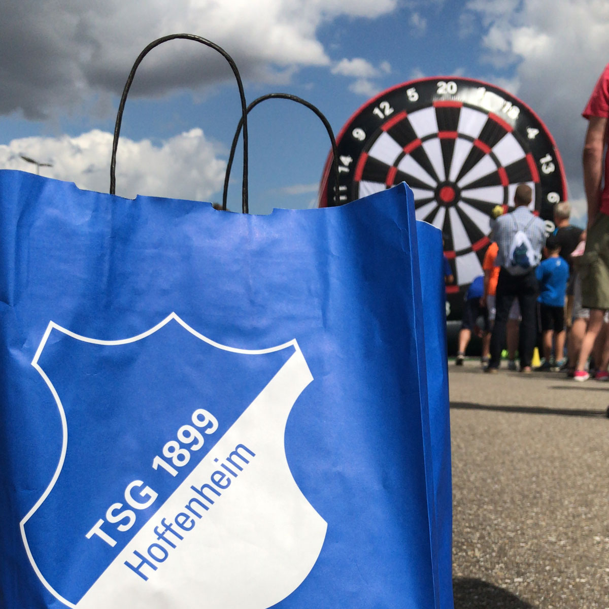 Nahansicht TSG Hoffenheim Tüte