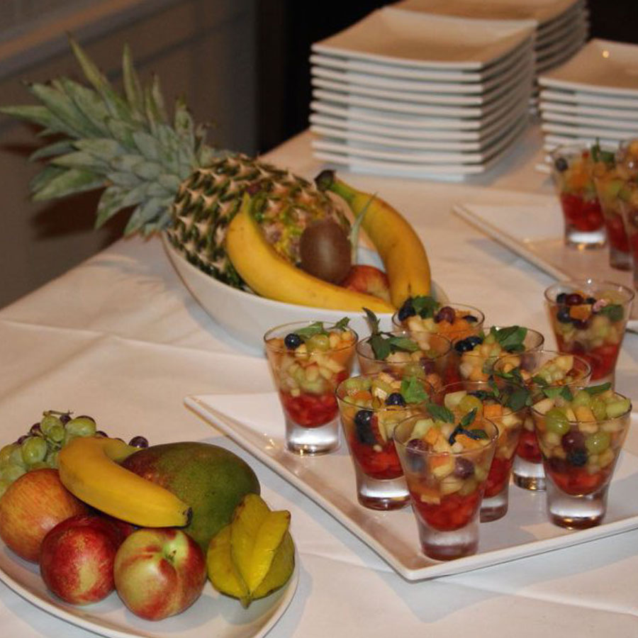 Nahaufnahme kleiner Fruchtcocktail