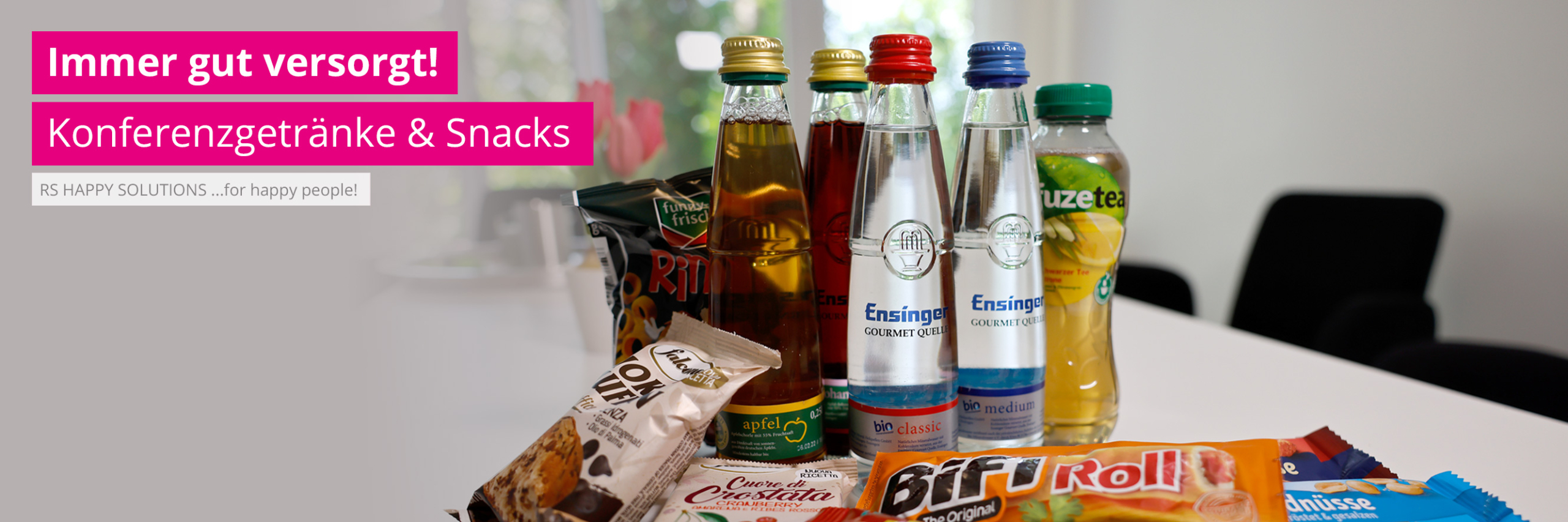 Auswahl an Getränken und Snacks